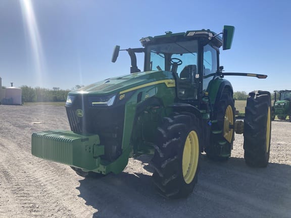 2022 John Deere 8R 250 Equipment Image0