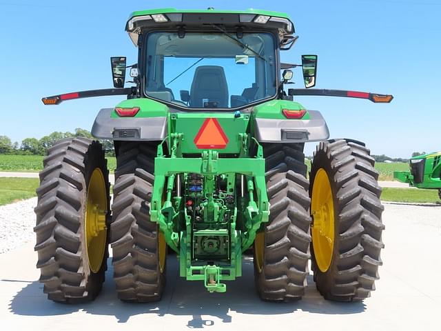 Image of John Deere 8R 250 equipment image 4