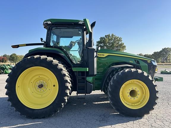 Image of John Deere 8R 250 equipment image 4