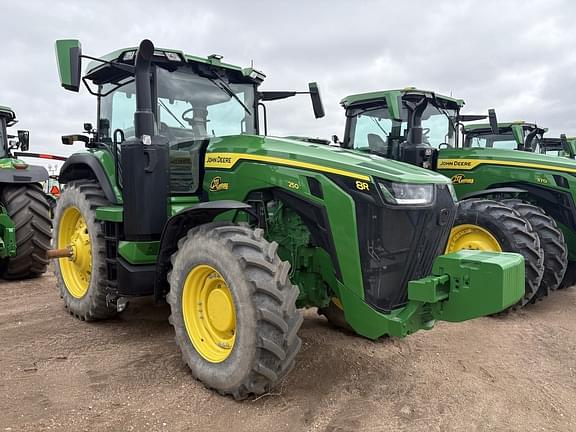 Image of John Deere 8R 250 equipment image 1