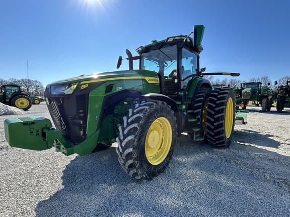 Image of John Deere 8R 250 equipment image 1