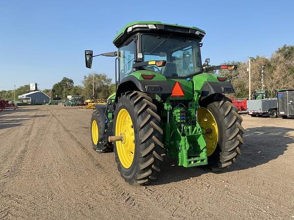 Image of John Deere 8R 250 equipment image 2