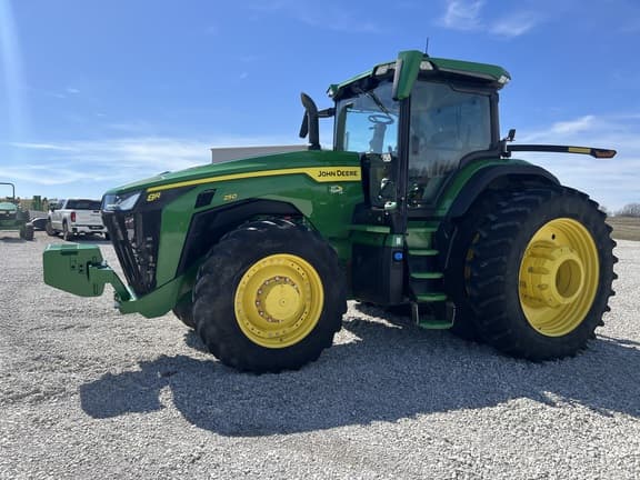 Image of John Deere 8R 250 equipment image 1