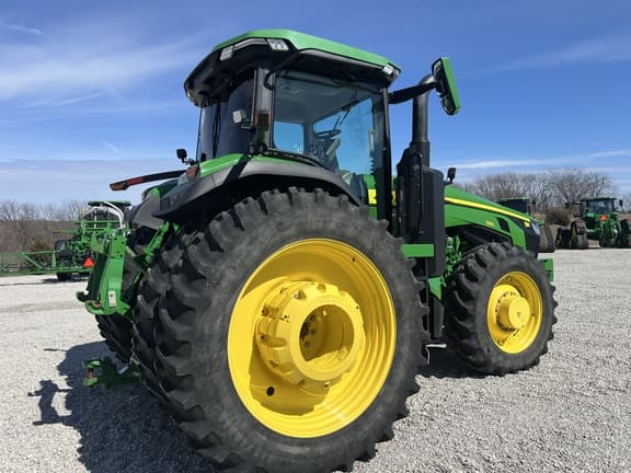Image of John Deere 8R 250 equipment image 1