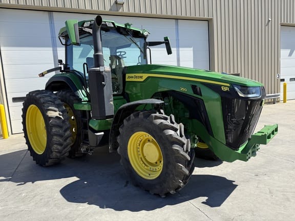 2022 John Deere 8R 250 Equipment Image0