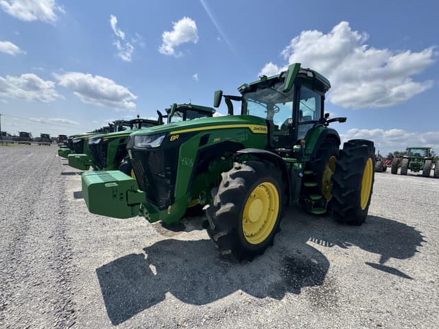 Image of John Deere 8R 250 equipment image 2