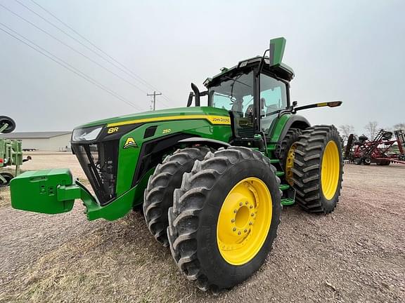 Image of John Deere 8R 250 equipment image 1