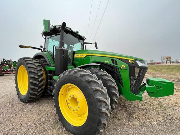 Image of John Deere 8R 250 equipment image 3