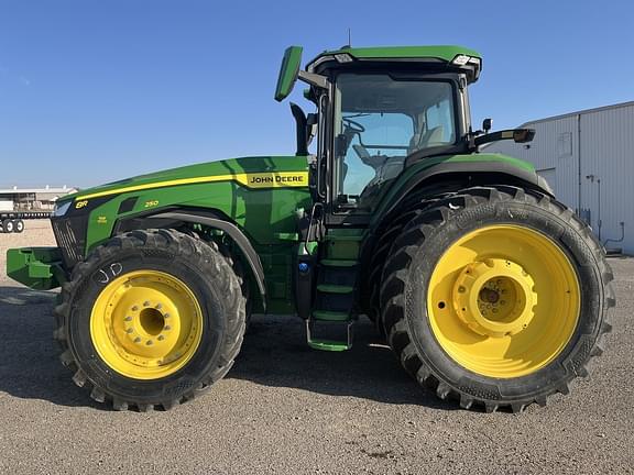 Image of John Deere 8R 250 equipment image 1