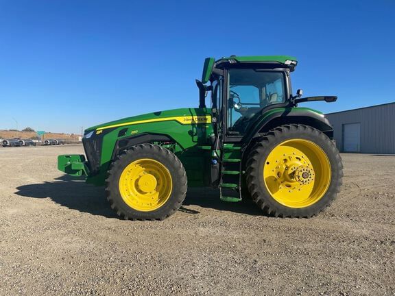2022 John Deere 8R 250 Equipment Image0