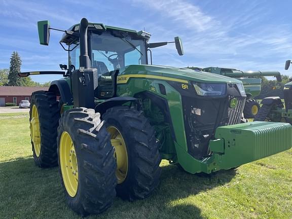 Image of John Deere 8R 310 equipment image 2