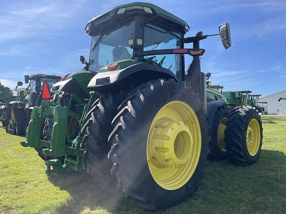 Image of John Deere 8R 310 equipment image 4