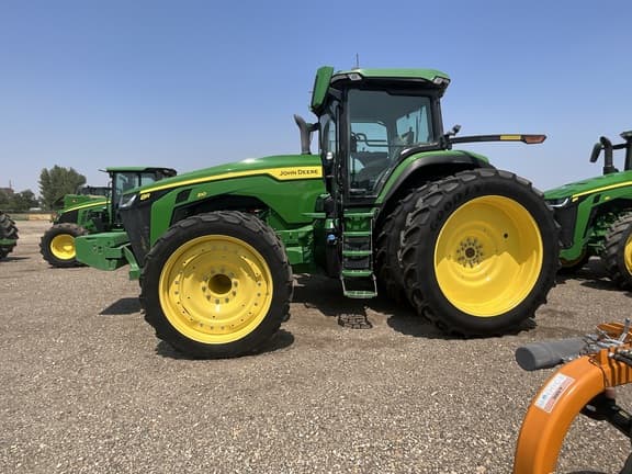 Image of John Deere 8R 310 equipment image 4