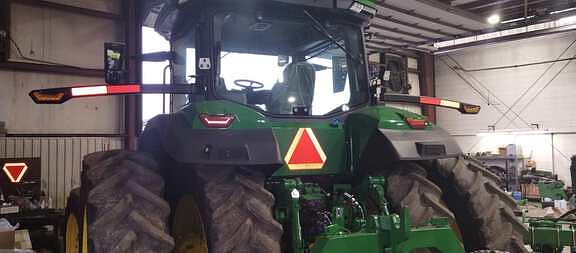 Image of John Deere 8R 310 equipment image 3