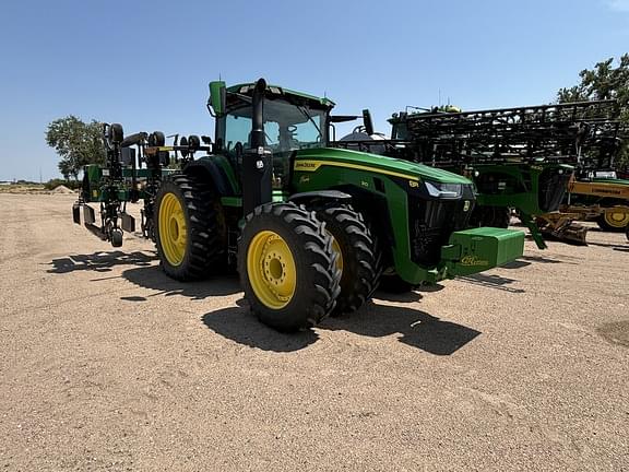 Image of John Deere 8R 310 equipment image 2