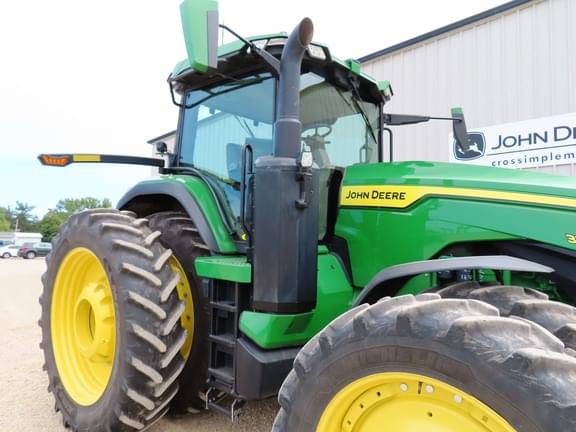 Image of John Deere 8R 310 equipment image 4