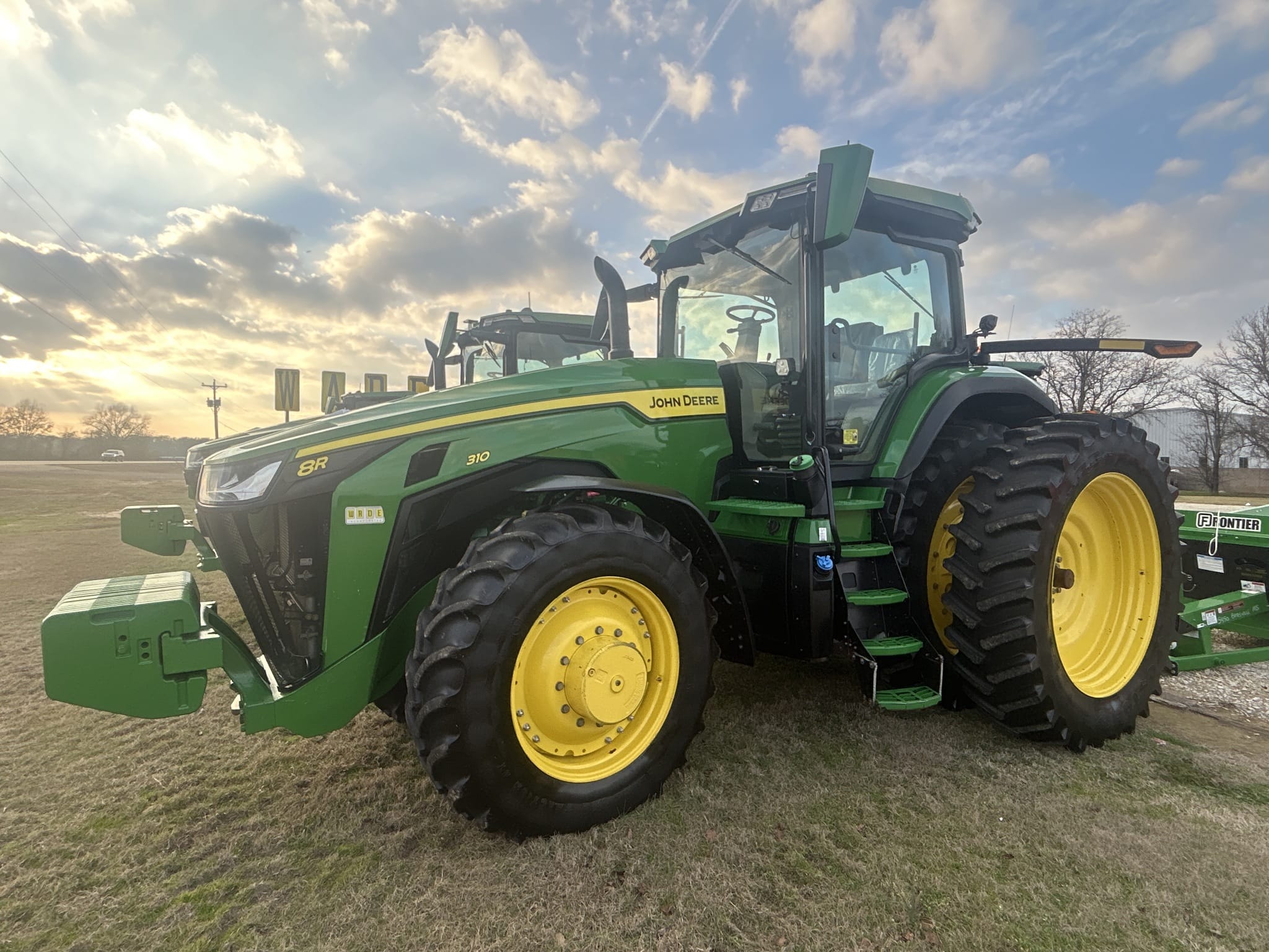 2022 John Deere 8R 310 Equipment Image0