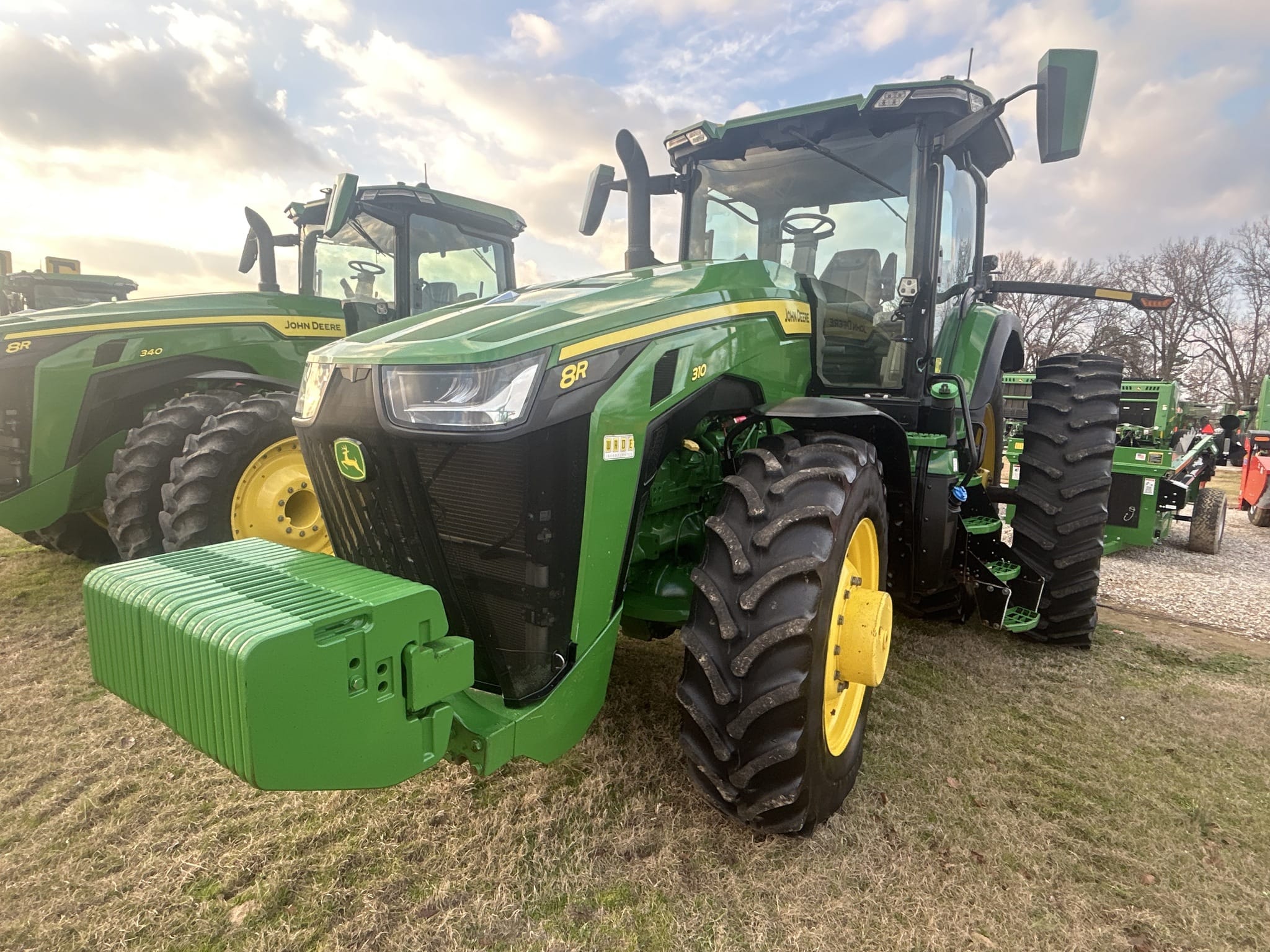 2022 John Deere 8R 310 Equipment Image0