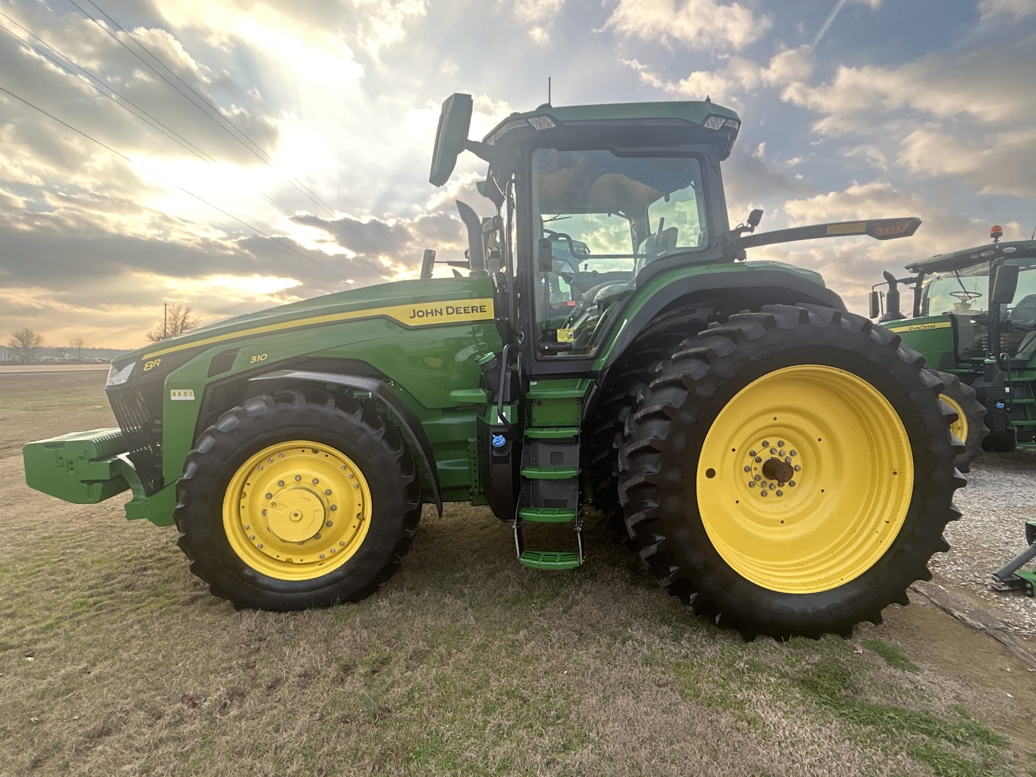 2022 John Deere 8R 310 Equipment Image0