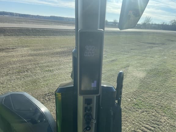 Image of John Deere 8R 310 equipment image 4