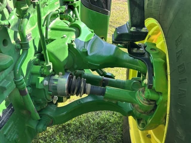 Image of John Deere 8R 310 equipment image 2