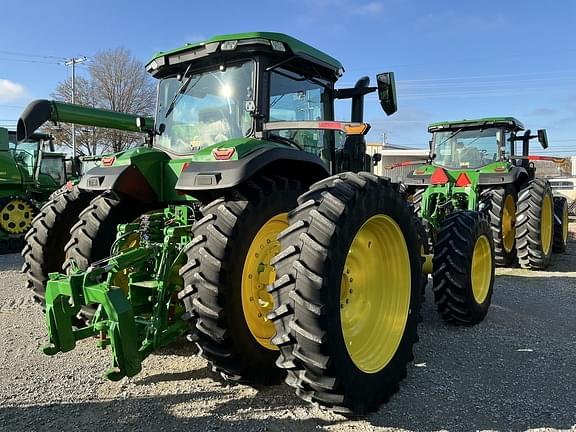 Image of John Deere 8R 310 equipment image 4