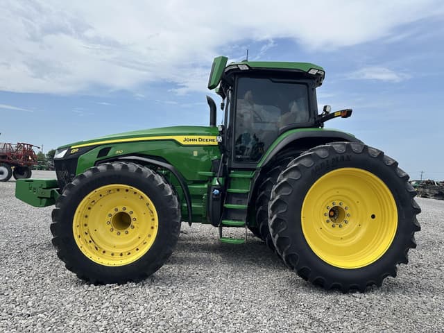 Image of John Deere 8R 310 equipment image 2
