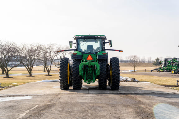 Image of John Deere 8R 310 equipment image 3