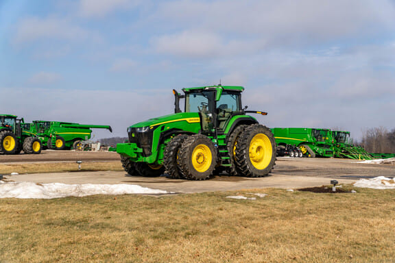 2022 John Deere 8R 310 Equipment Image0