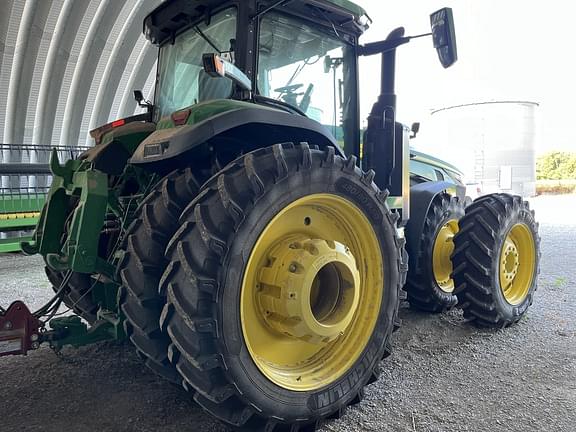 Image of John Deere 8R 310 equipment image 2