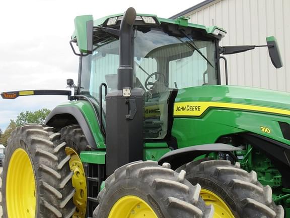 Image of John Deere 8R 310 equipment image 2