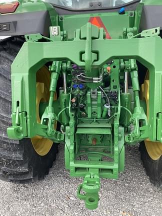 Image of John Deere 8R 310 equipment image 2