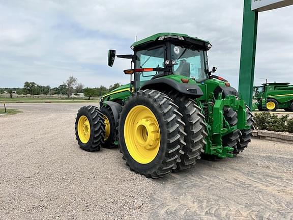 Image of John Deere 8R 310 equipment image 4