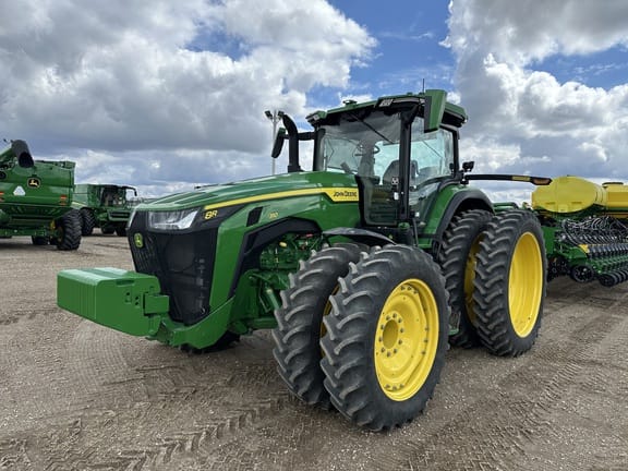 2022 John Deere 8R 310 Equipment Image0