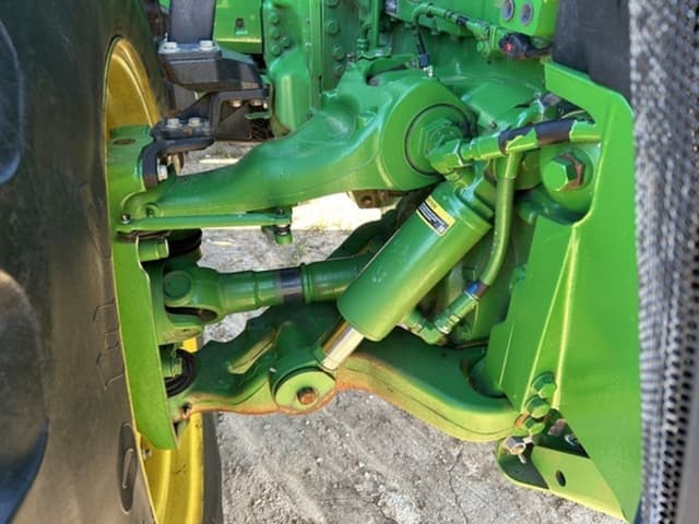 Image of John Deere 8R 310 equipment image 2