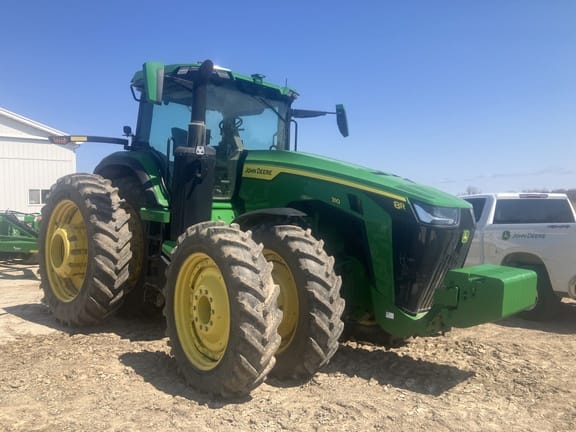 2022 John Deere 8R 310 Equipment Image0