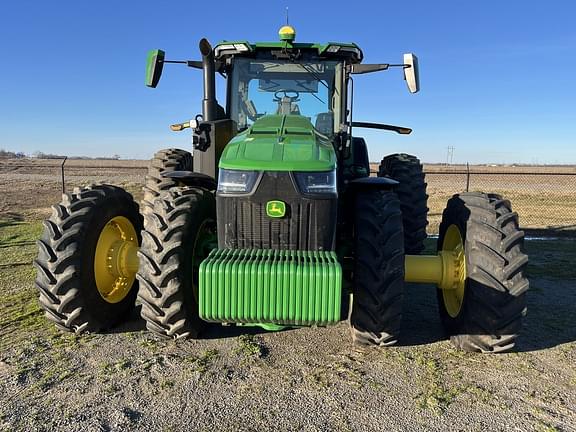 Image of John Deere 8R 310 equipment image 2