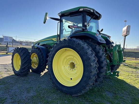 Image of John Deere 8R 310 equipment image 4