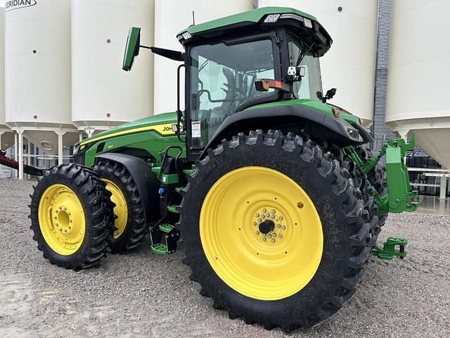 Image of John Deere 8R 310 equipment image 4