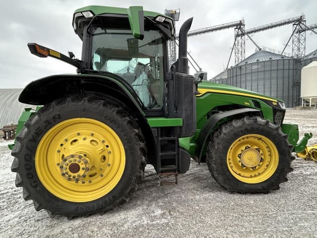 Image of John Deere 8R 310 equipment image 2