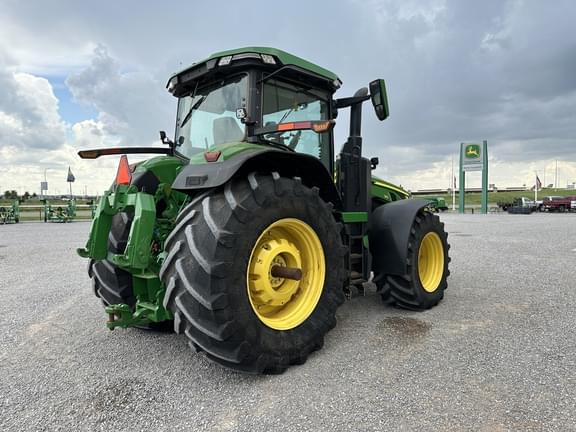 Image of John Deere 8R 310 equipment image 4