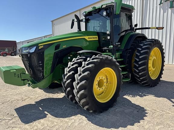 Image of John Deere 8R 310 equipment image 2