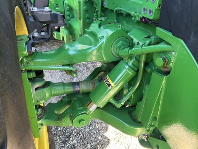 Image of John Deere 8R 310 equipment image 4