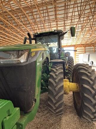 Image of John Deere 8R 310 equipment image 4