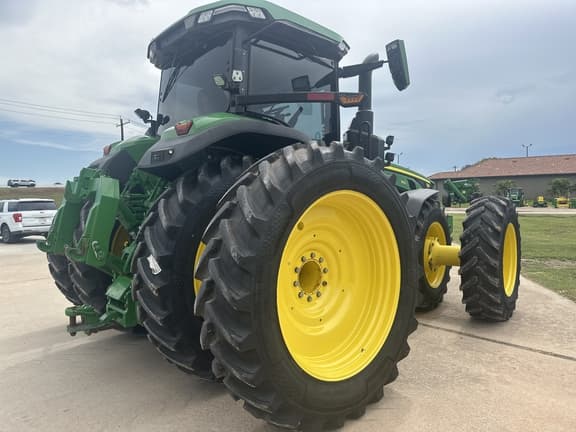 Image of John Deere 8R 310 equipment image 4