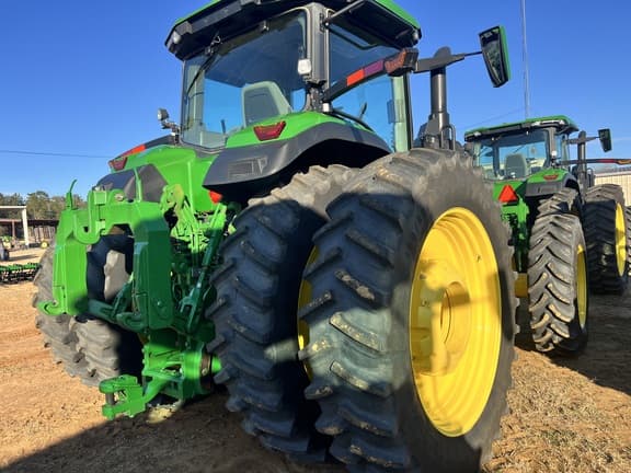 Image of John Deere 8R 310 equipment image 3