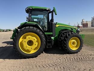 2022 John Deere 8R 310 Equipment Image0