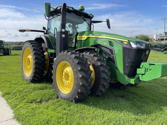2022 John Deere 8R 310 Equipment Image0