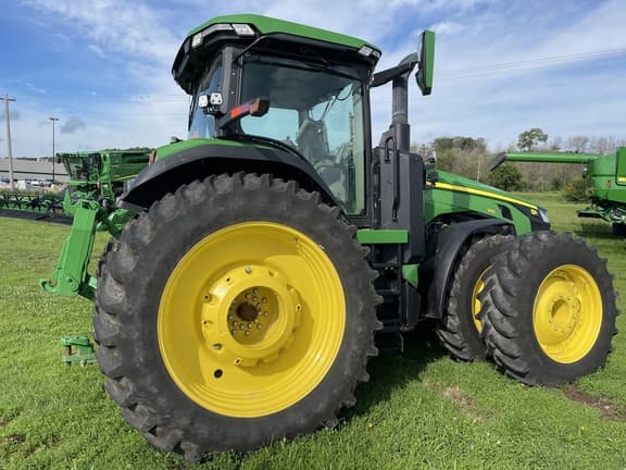 Image of John Deere 8R 310 equipment image 2