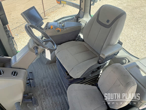 Image of John Deere 8R 310 equipment image 4